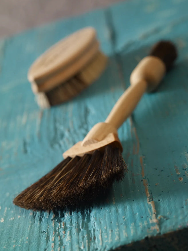 Fan Shape Dusting Brush For Narrow Cracks And Tight Corners